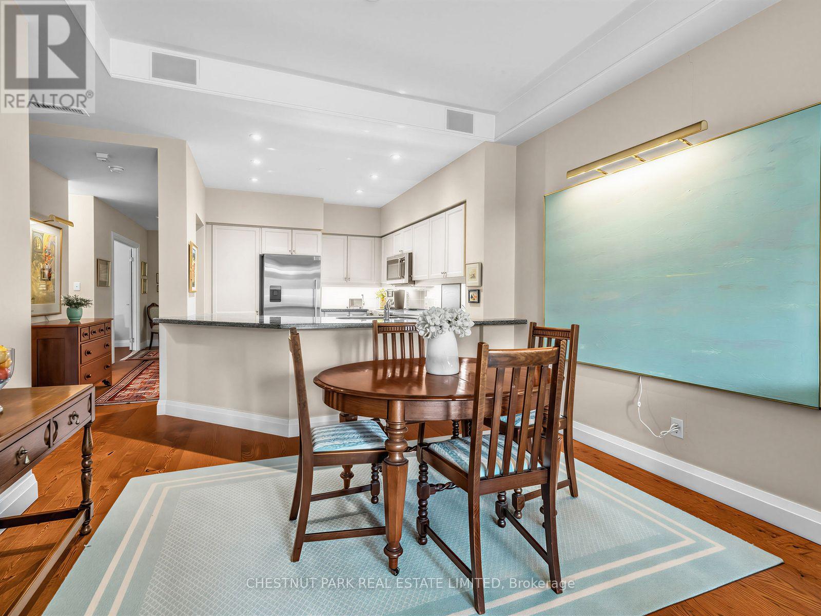 104 - 21 Shaftesbury Avenue Property Photo 11