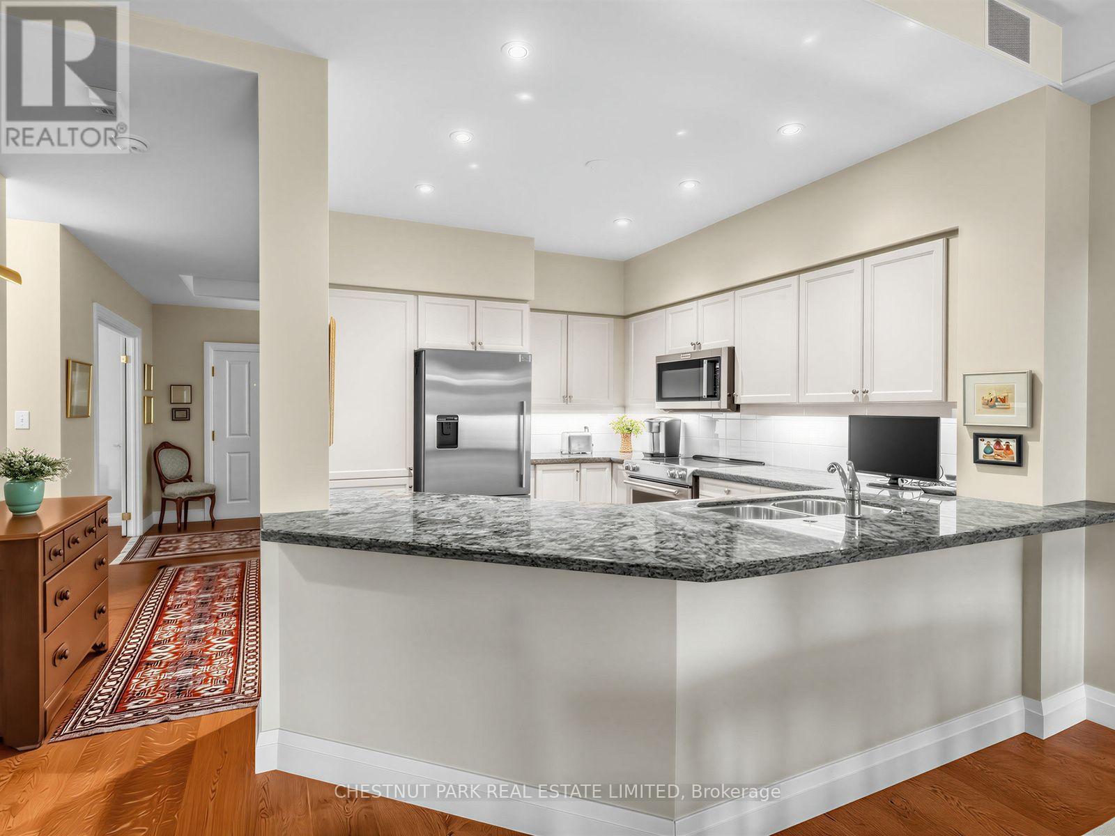 104 - 21 Shaftesbury Avenue Property Photo 13