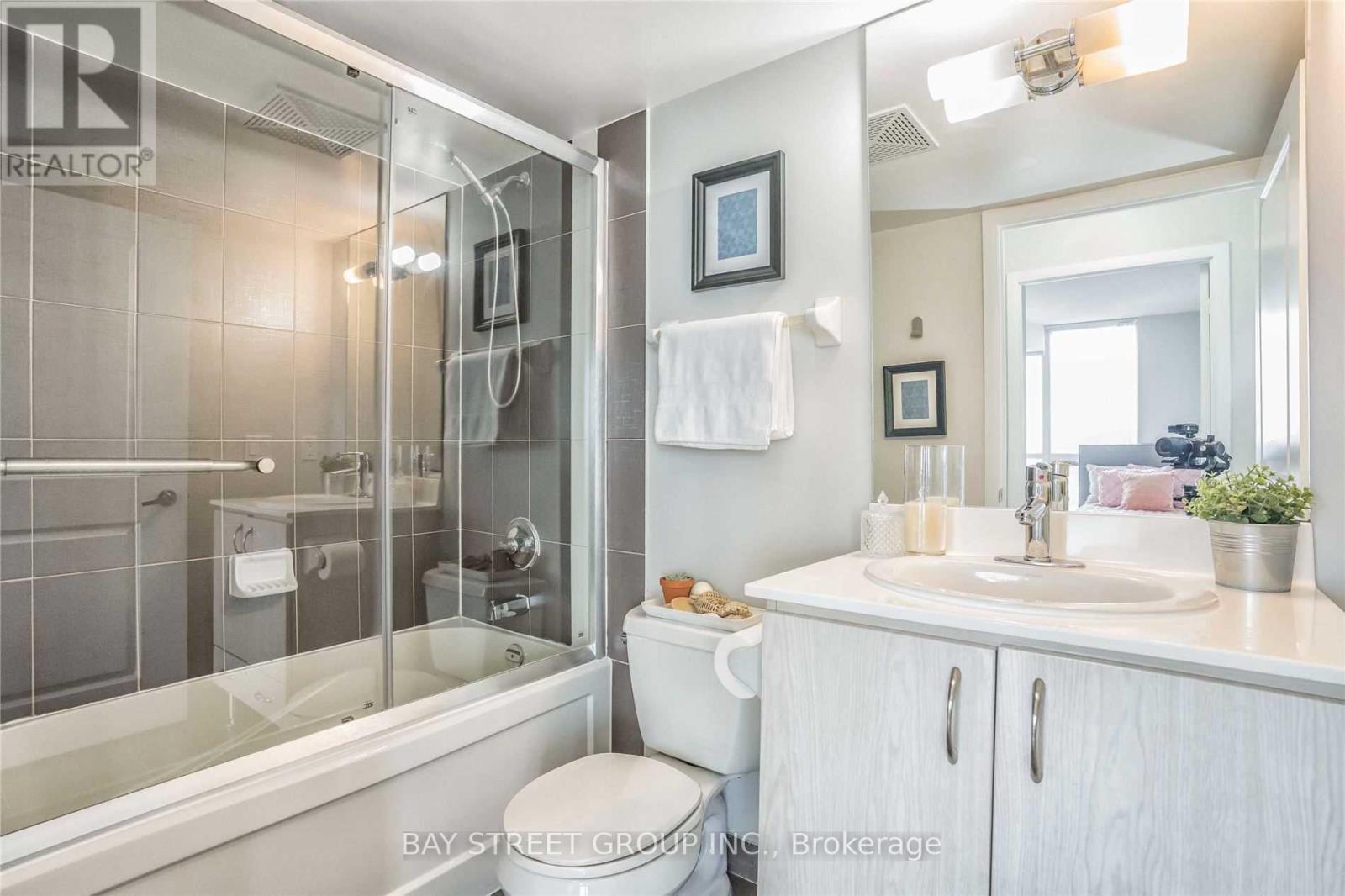 2207 - 5791 Yonge Street Property Photo 7