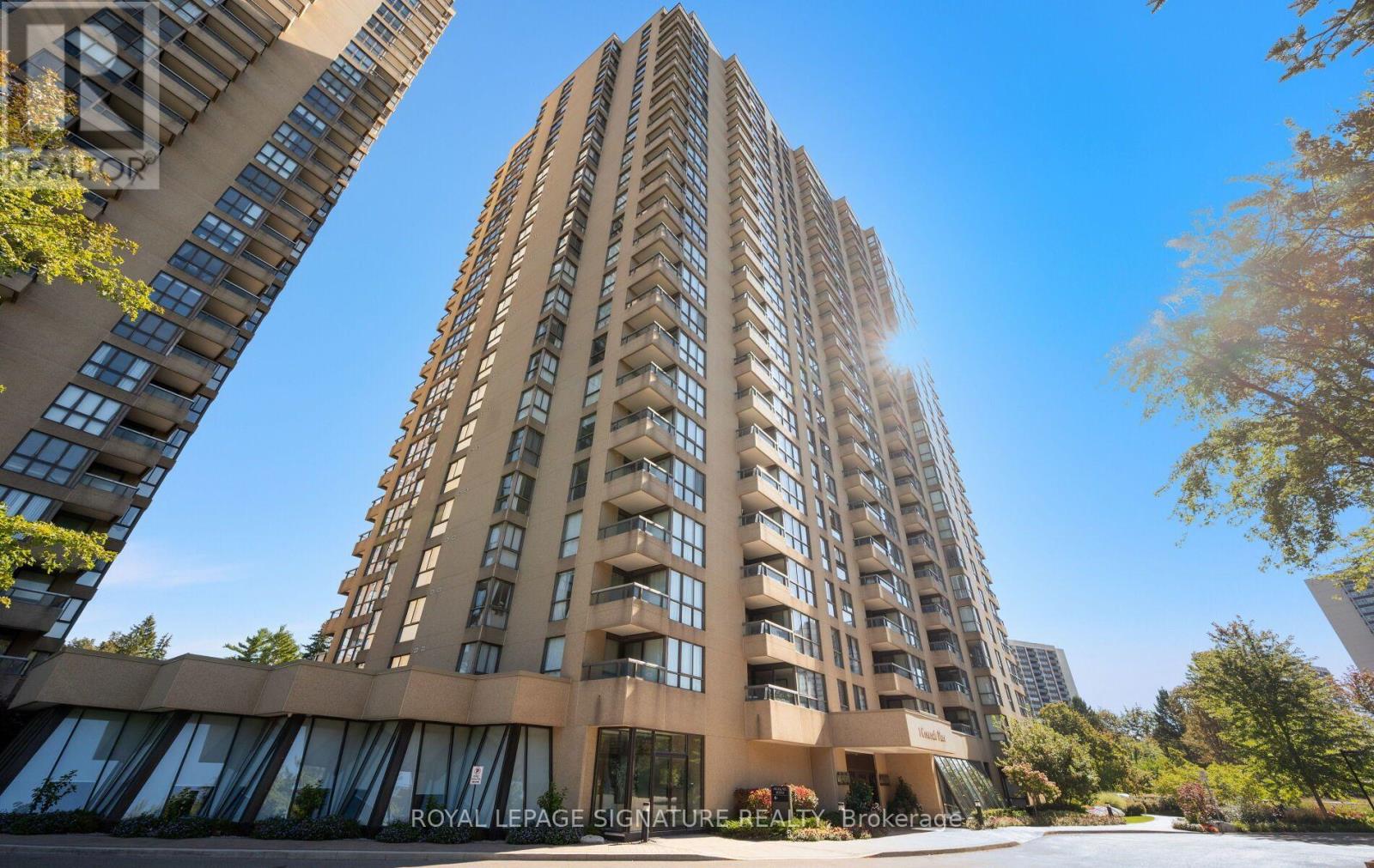 1704 - 1 Concorde Place Photo de la propriété 1