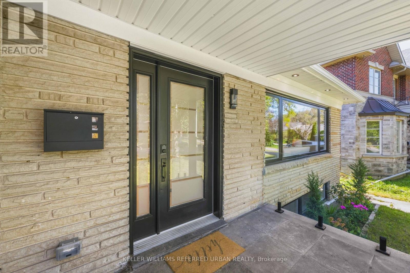 27 Christine Crescent Property Photo 3