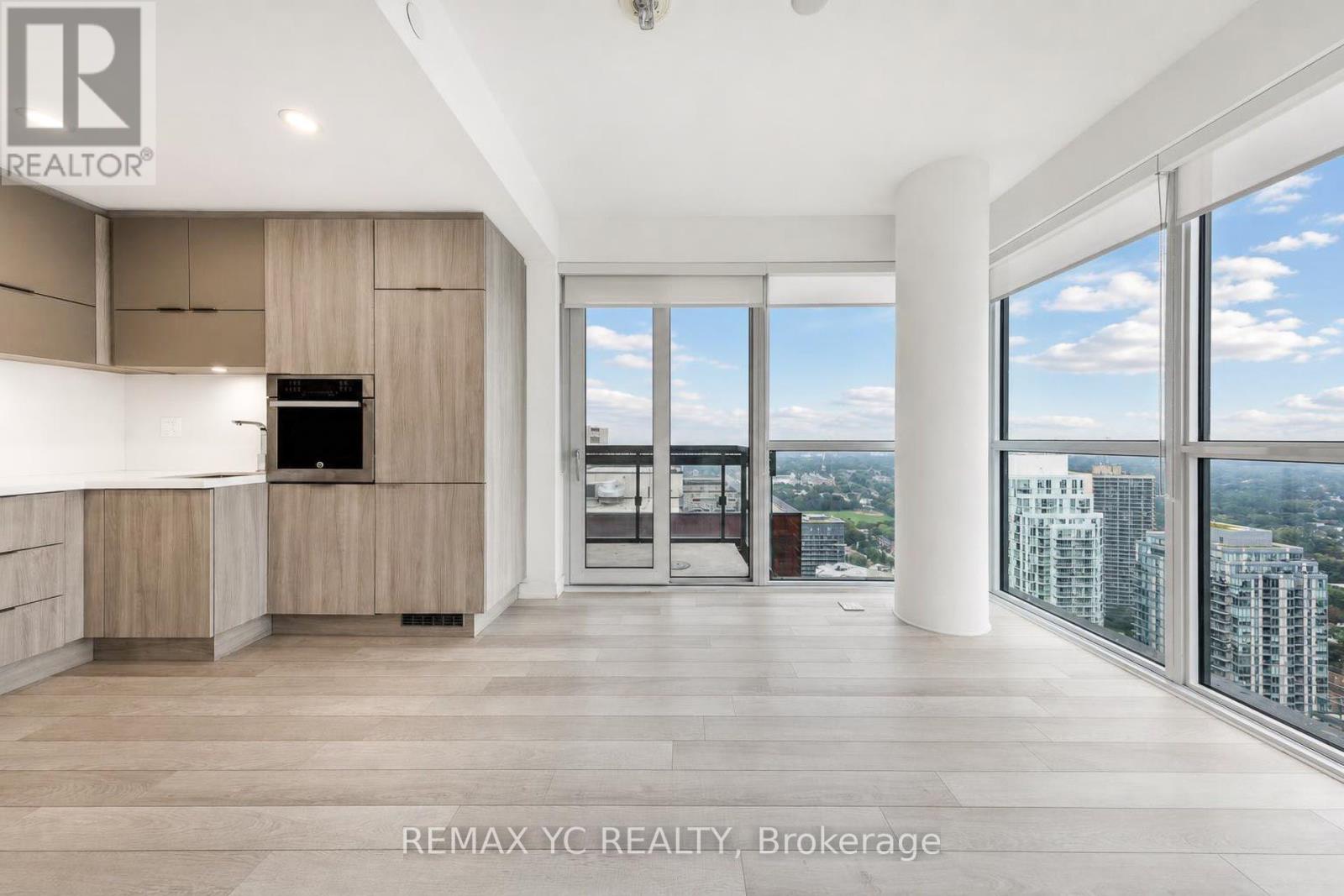 3708 - 39 Roehampton Avenue Property Photo 8