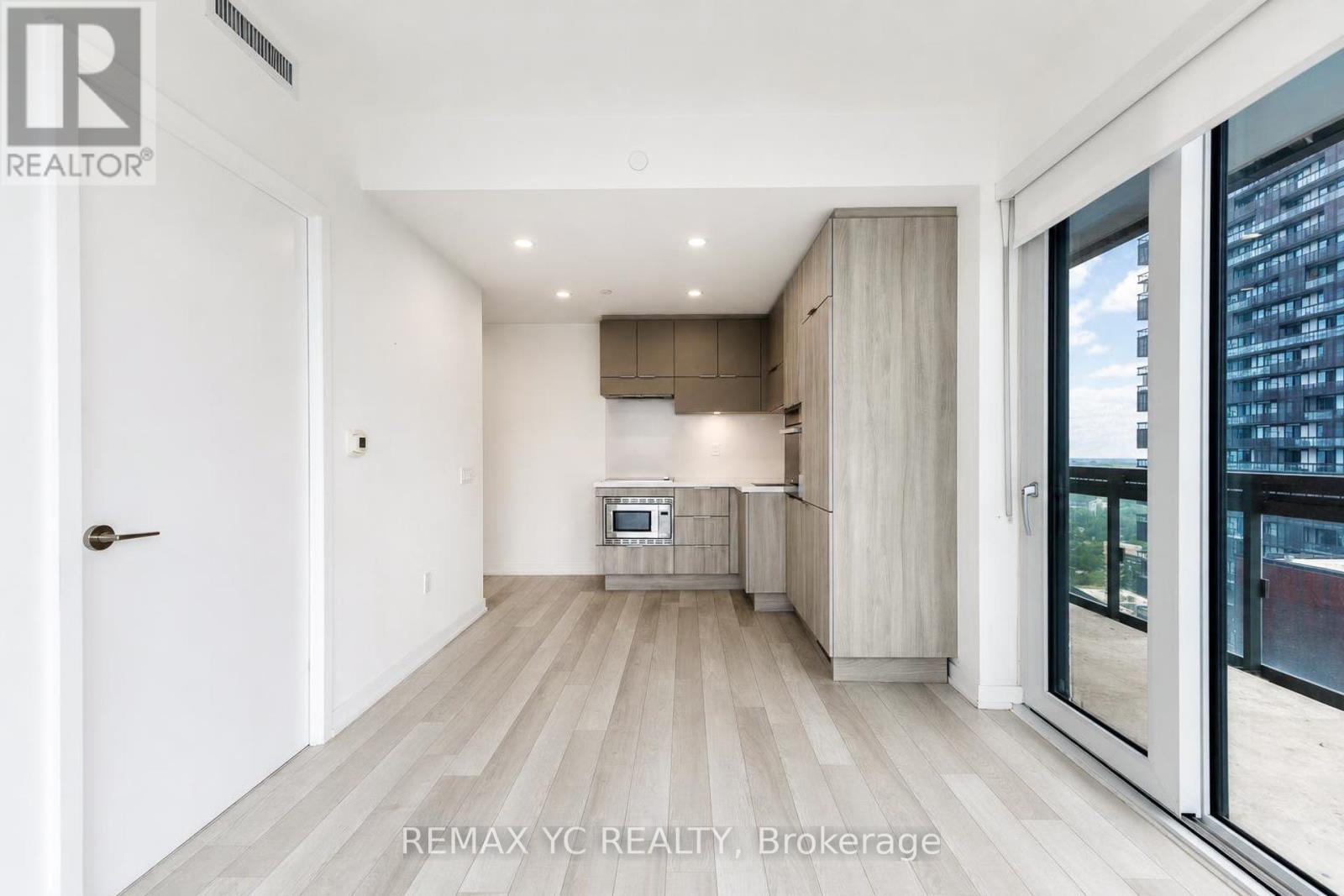 3708 - 39 Roehampton Avenue Property Photo 14