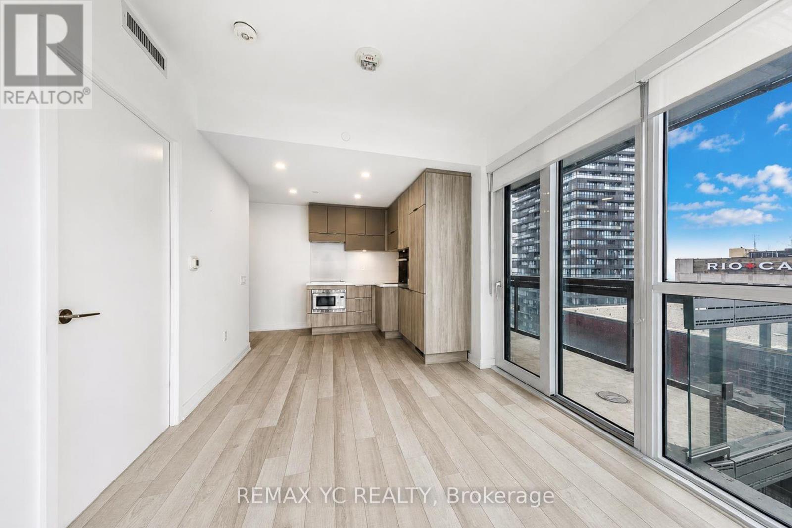 3708 - 39 Roehampton Avenue Property Photo 15