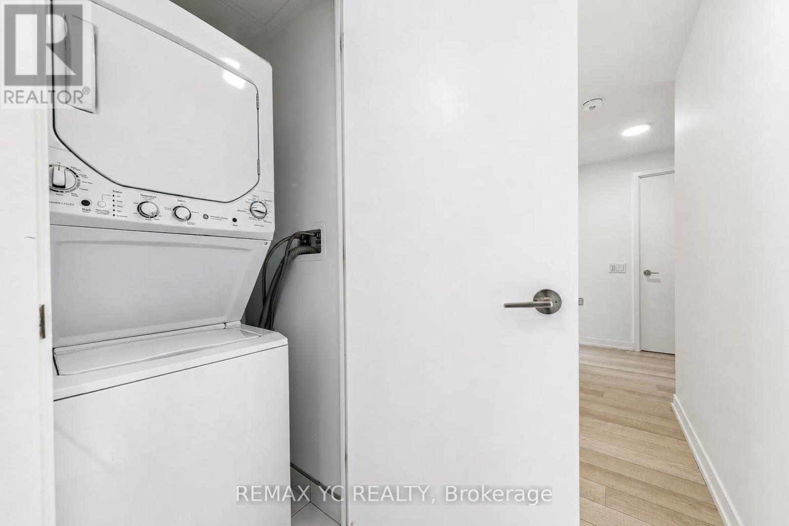 3708 - 39 Roehampton Avenue Property Photo 16