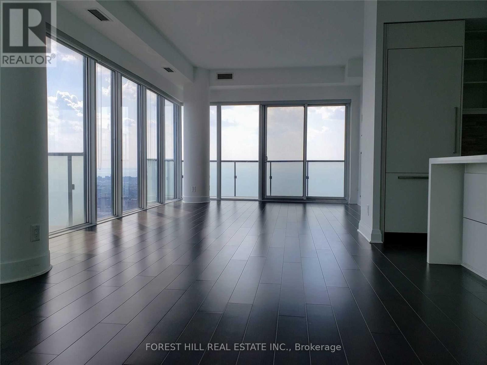 4902 - 1080 Bay Street Property Photo 4
