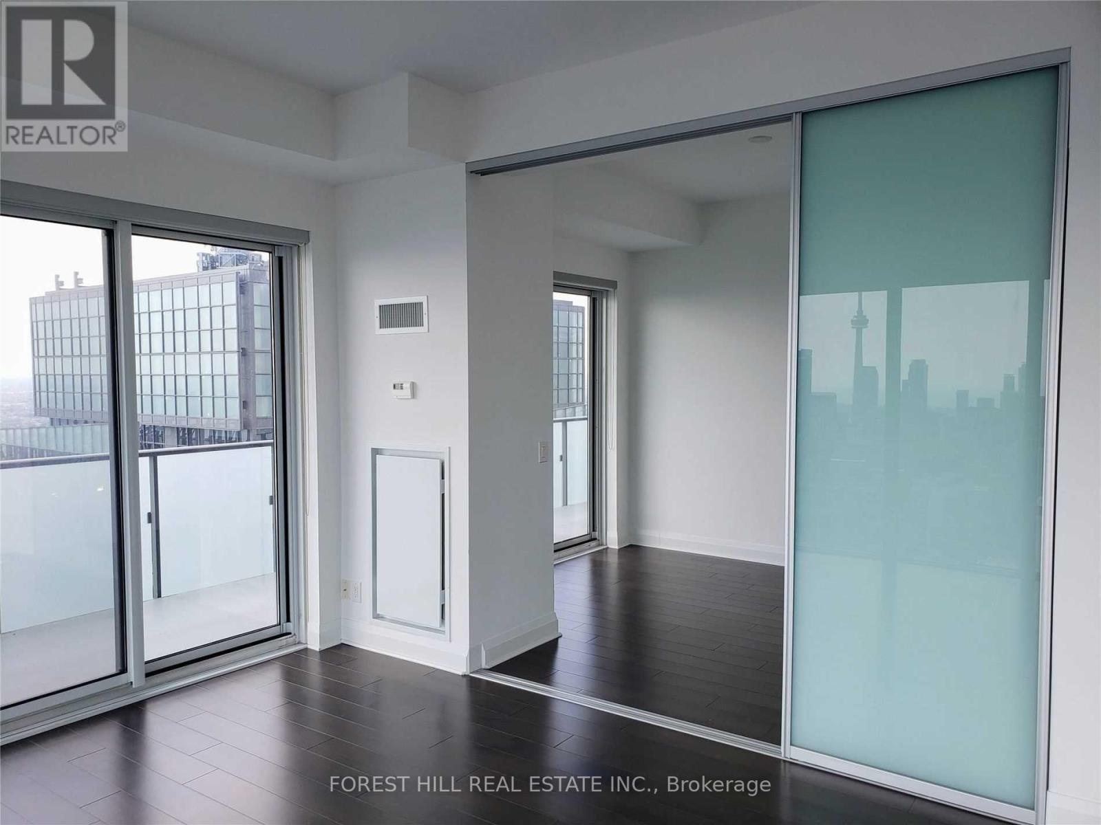 4902 - 1080 Bay Street Property Photo 6
