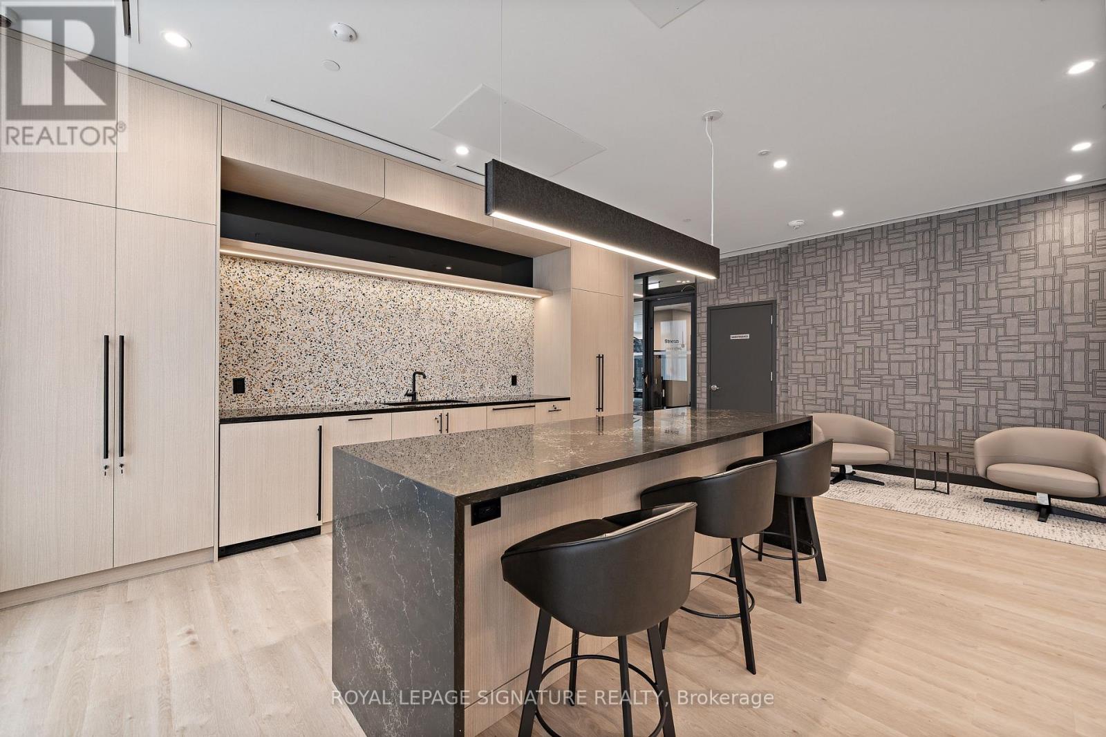 604 - 664 Spadina Avenue Property Photo 15