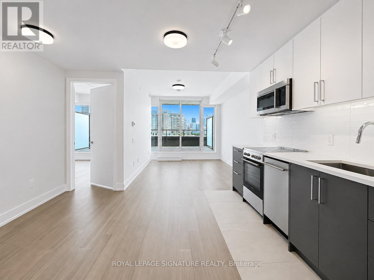 1005 - 664 Spadina Avenue Property Photo 2
