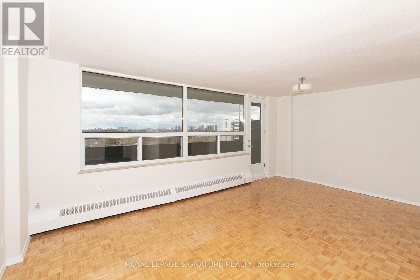 511 - 6200 Bathurst Street Property Photo 3