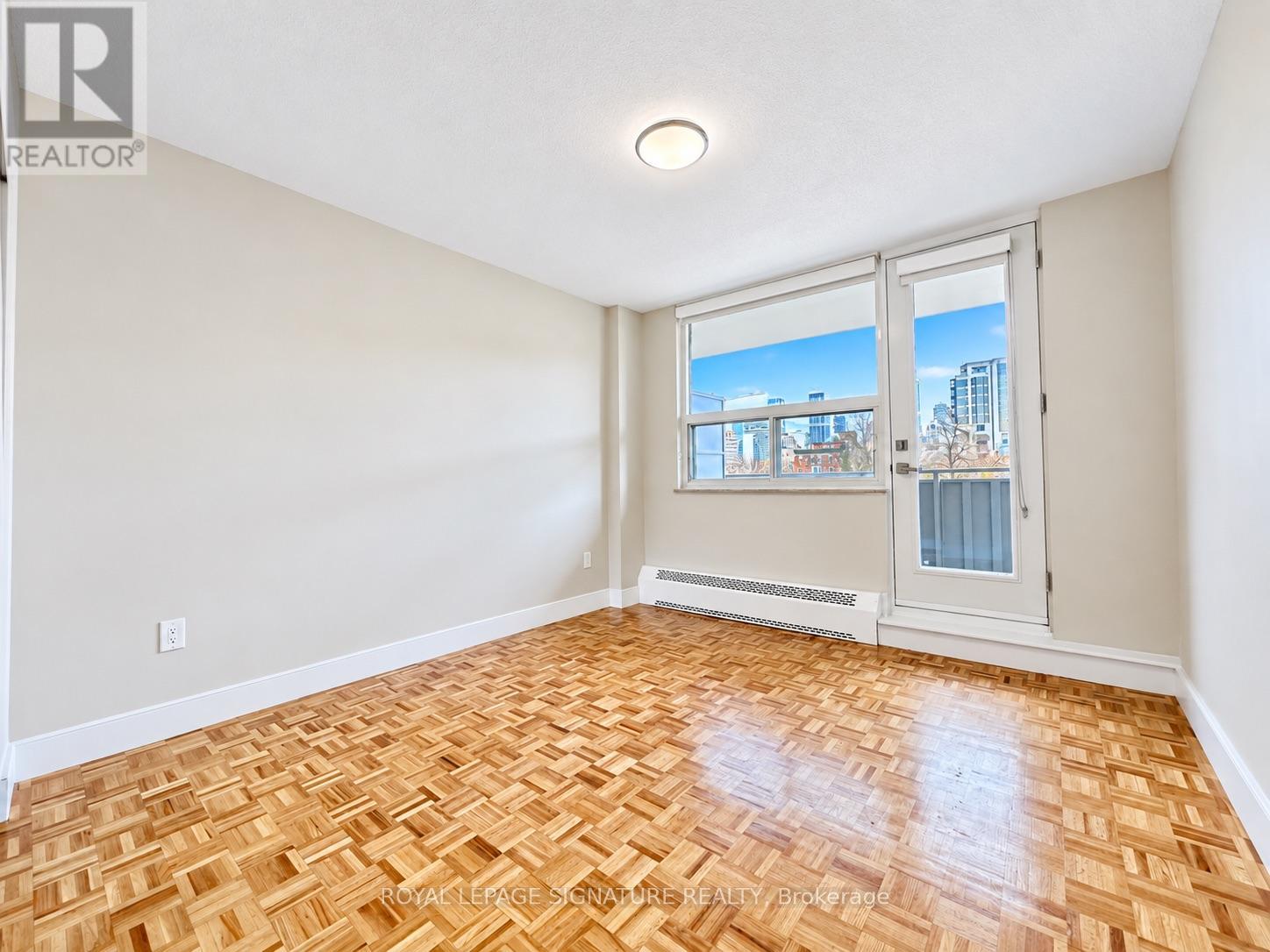 2008 - 666 Spadina Avenue Property Photo 3