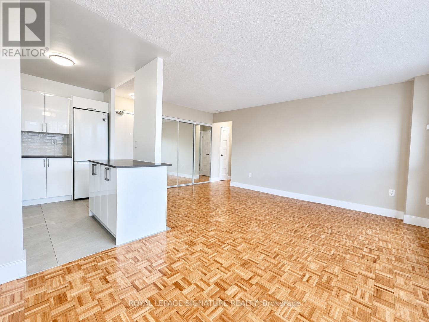 2008 - 666 Spadina Avenue Property Photo 4
