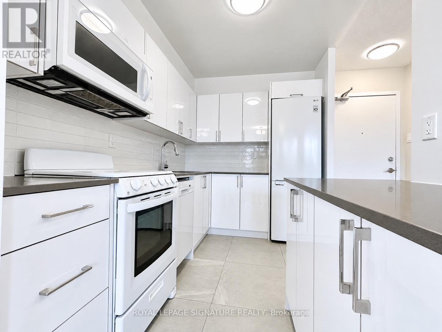 2008 - 666 Spadina Avenue Property Photo 5