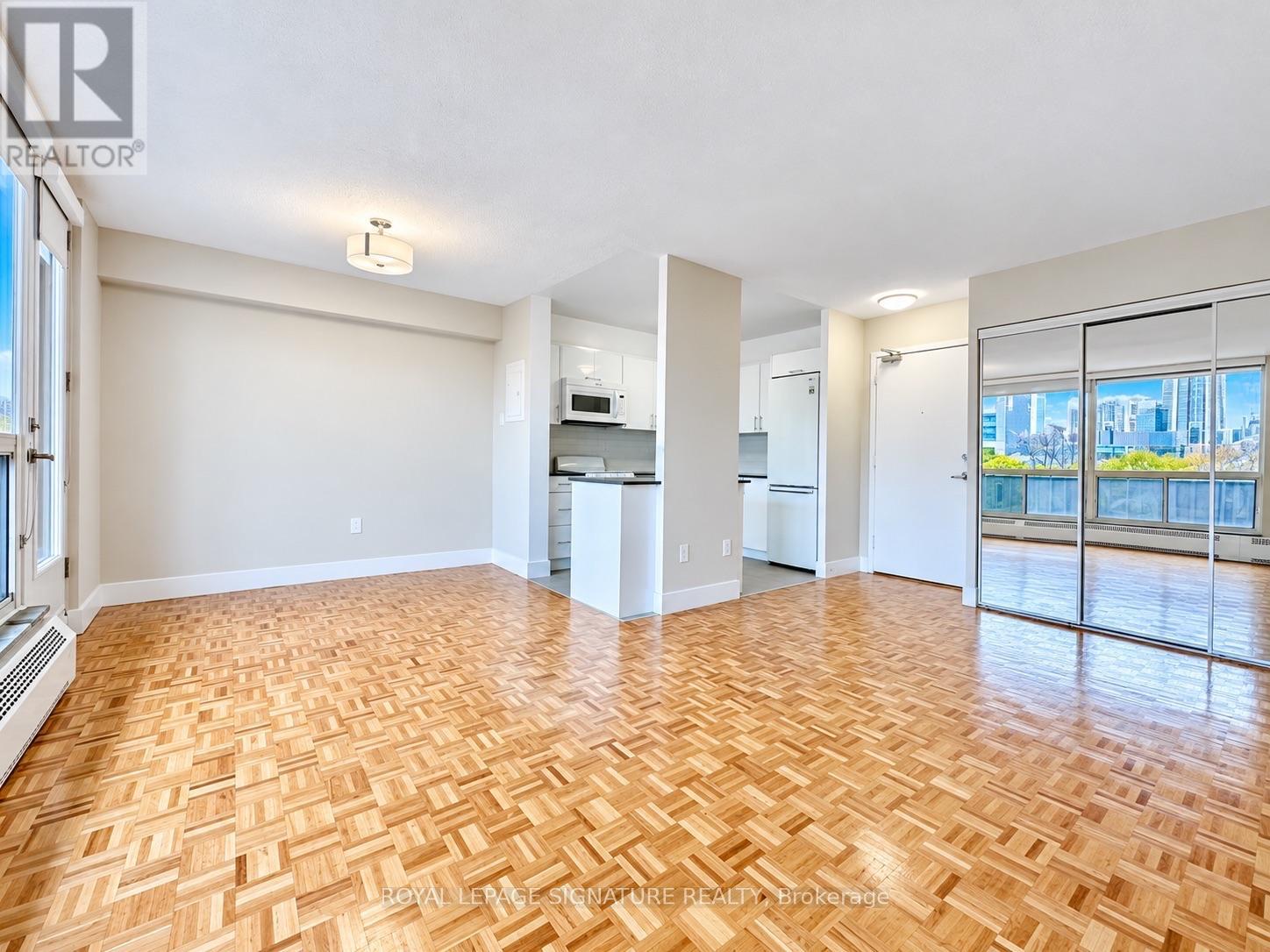 2008 - 666 Spadina Avenue Property Photo 7