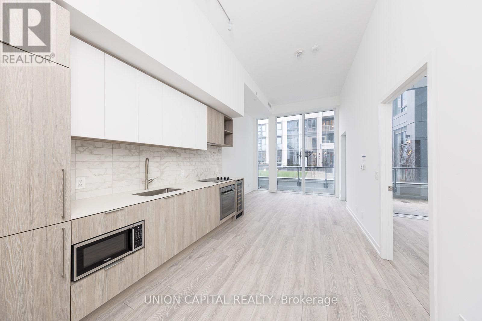 222 - 2020 Bathurst Street Property Photo 4