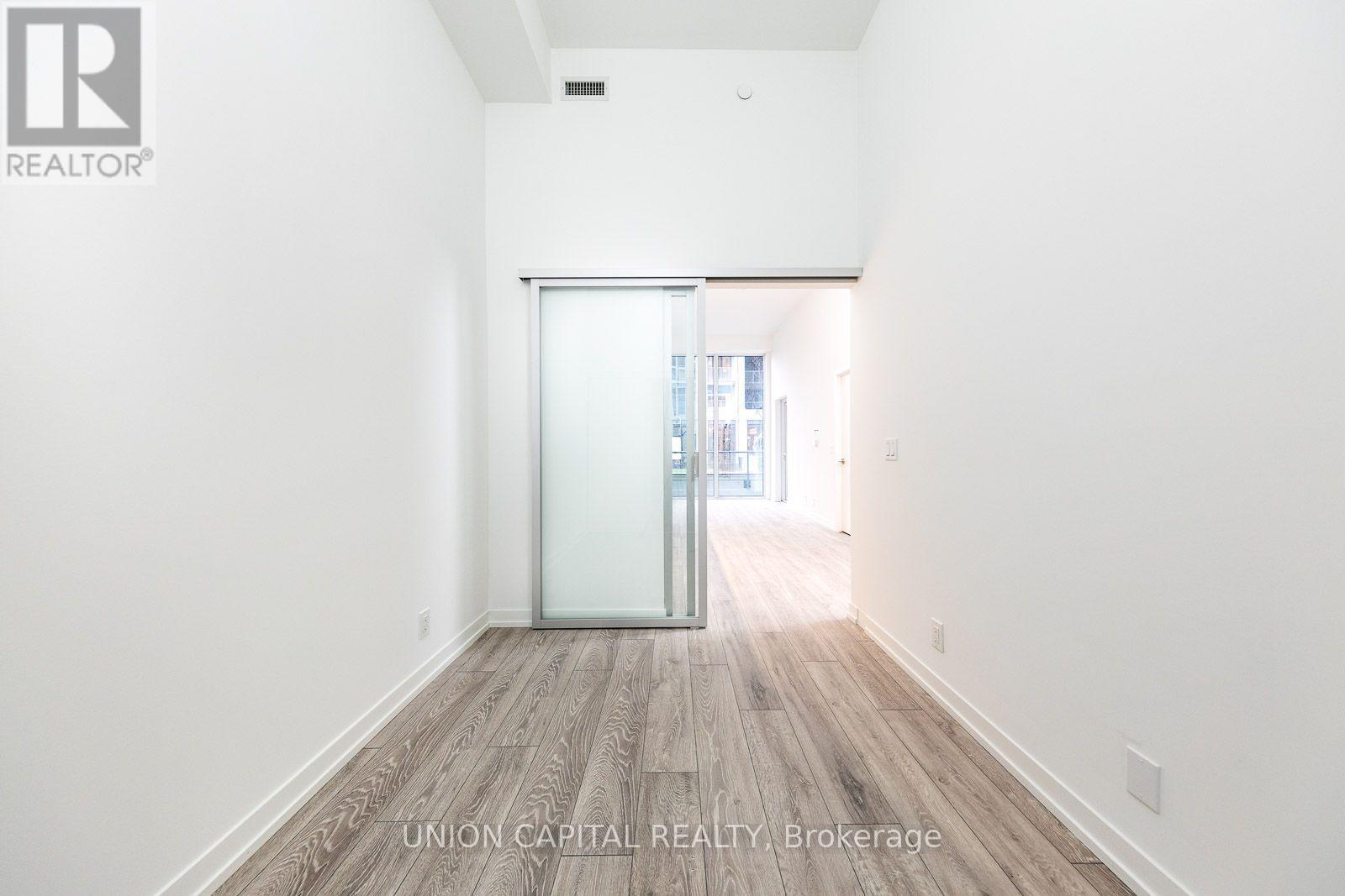 222 - 2020 Bathurst Street Property Photo 7