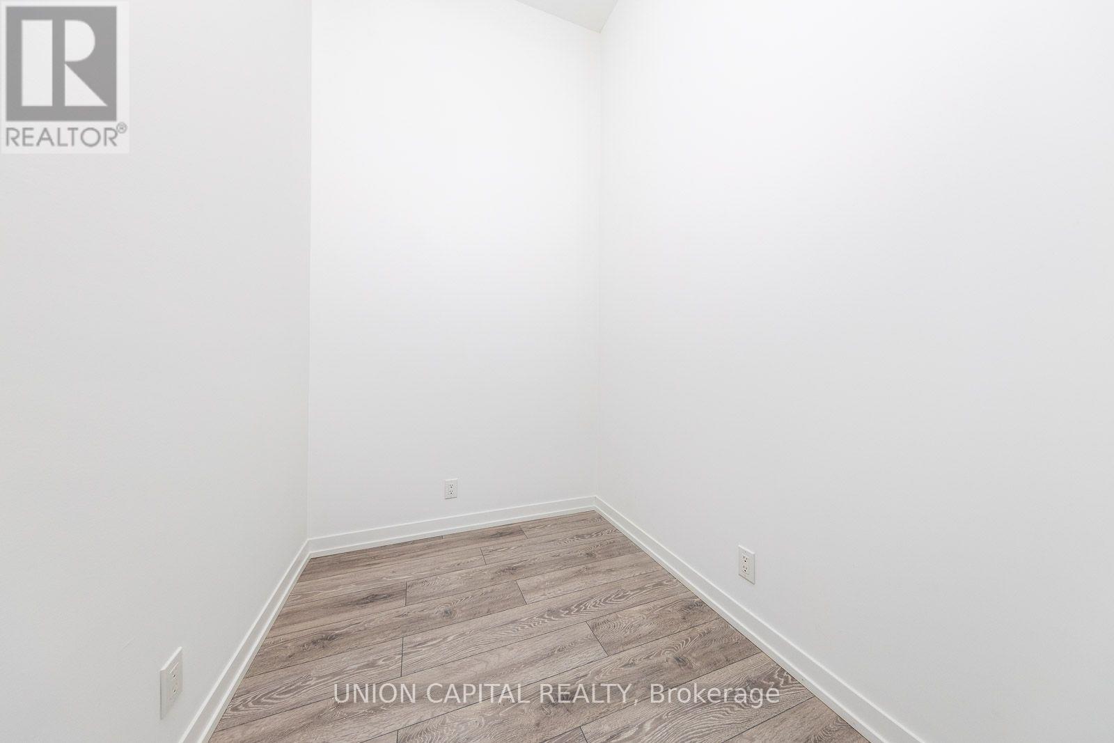 222 - 2020 Bathurst Street Property Photo 10