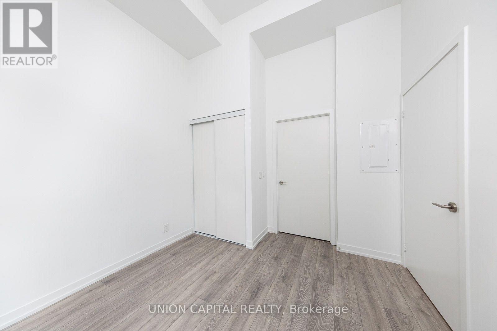 222 - 2020 Bathurst Street Property Photo 15
