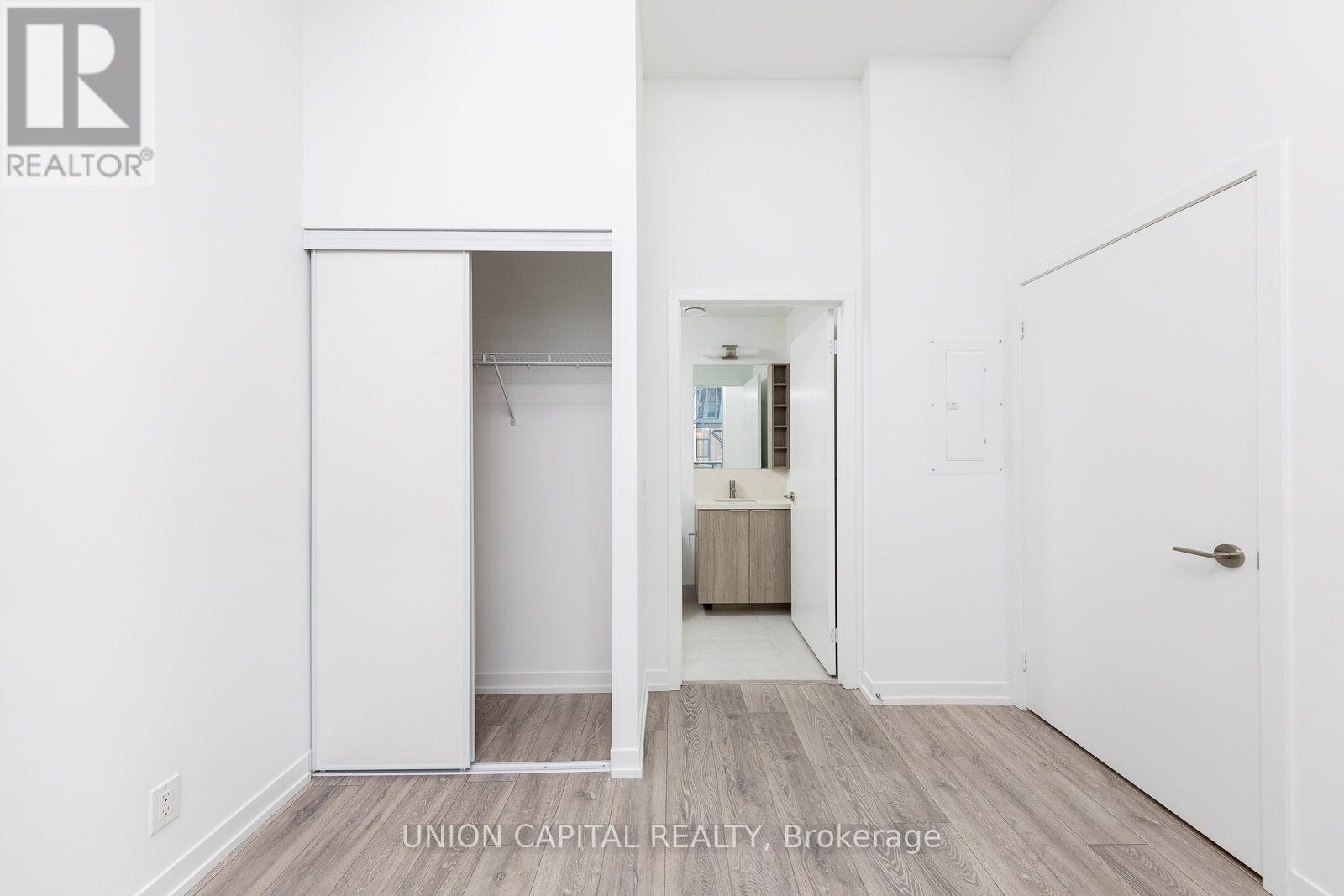 222 - 2020 Bathurst Street Property Photo 16