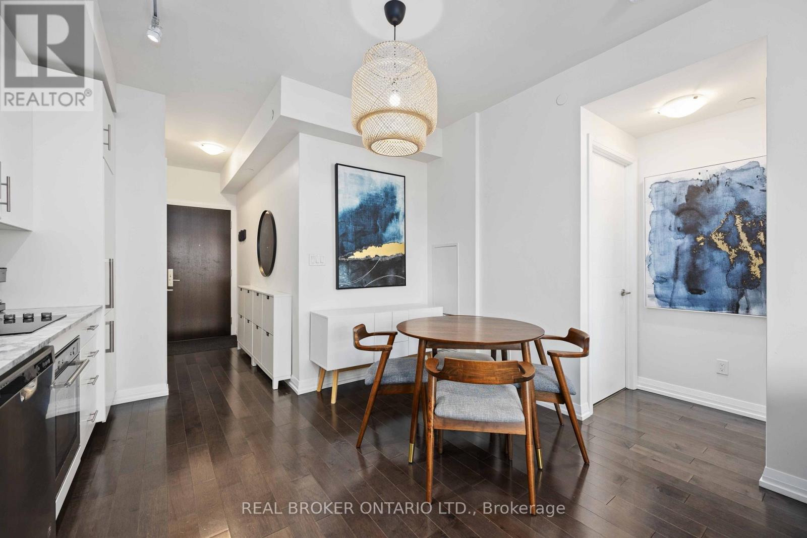 1518 - 460 Adelaide Street E Property Photo 4