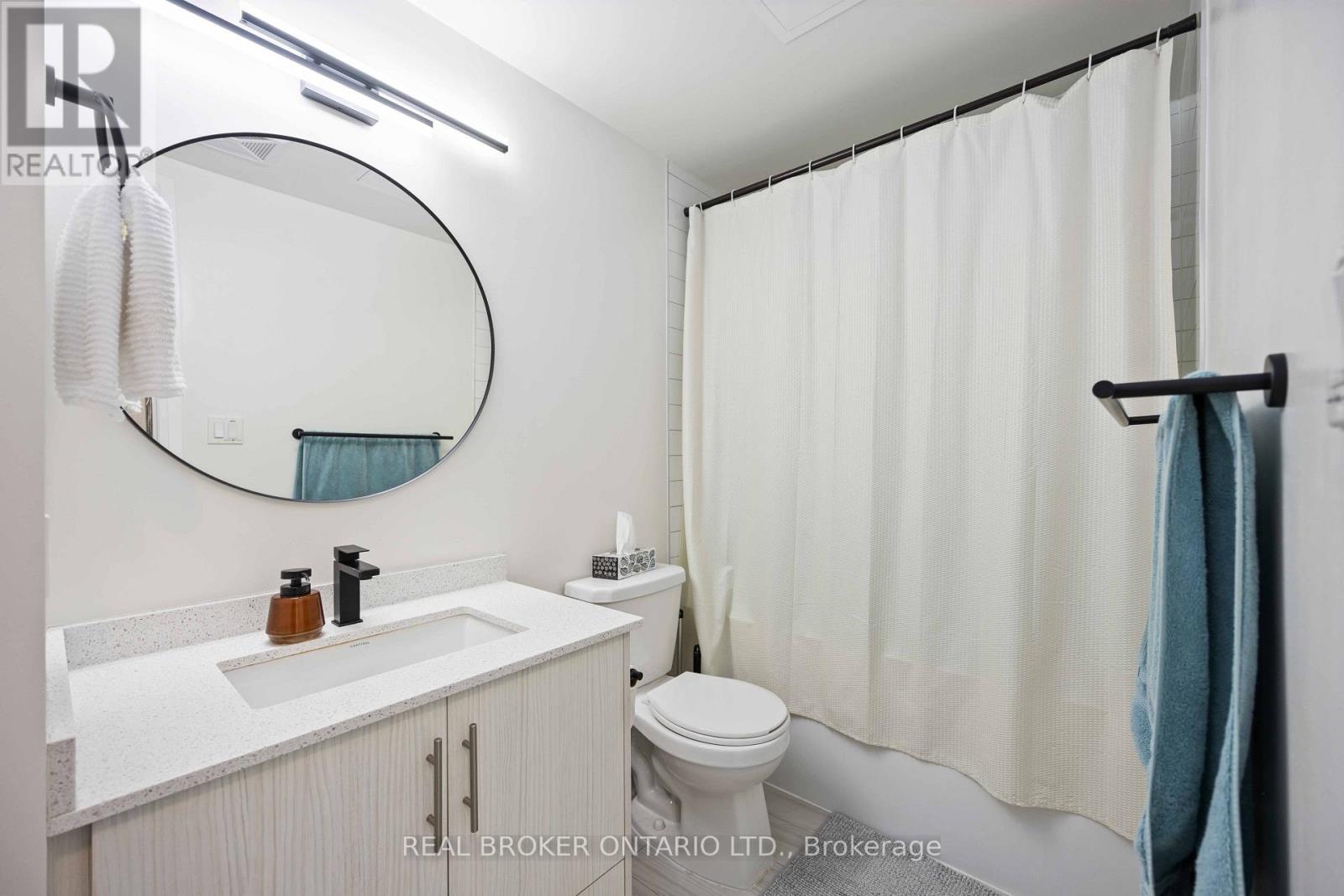 1518 - 460 Adelaide Street E Property Photo 11