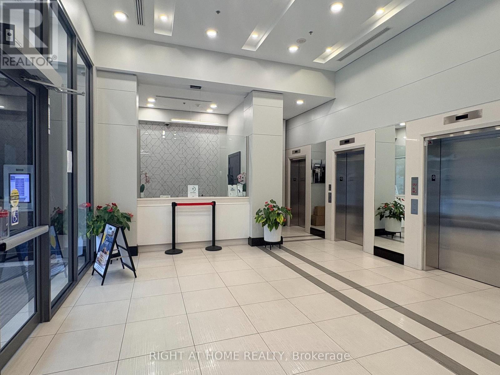 1208 - 25 Lower Simcoe Street Property Photo 3