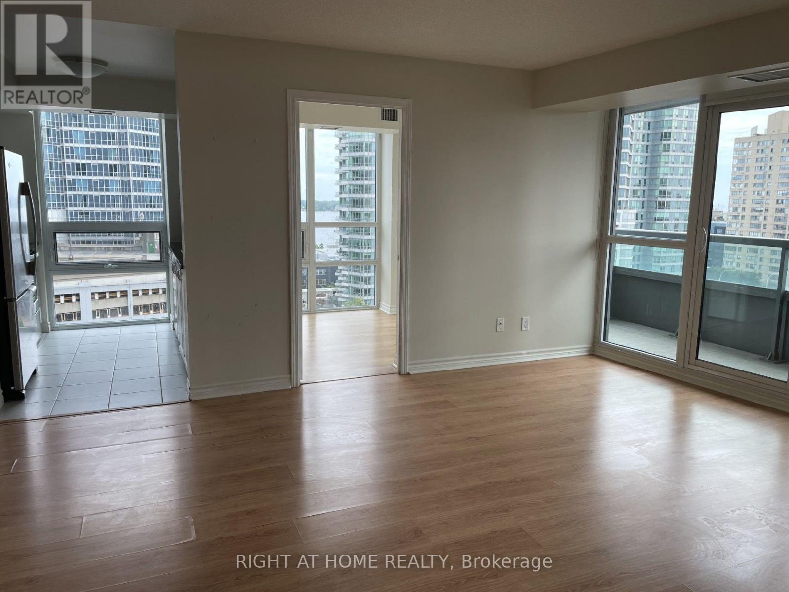 1208 - 25 Lower Simcoe Street Property Photo 7
