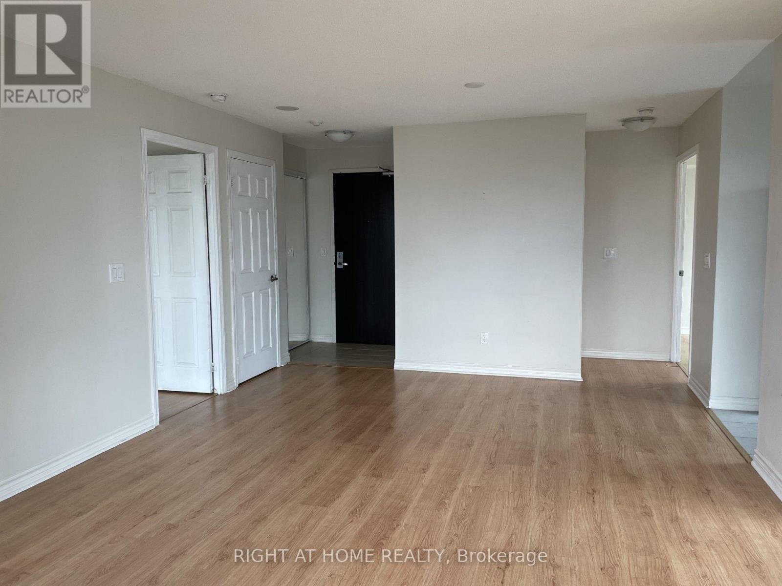 1208 - 25 Lower Simcoe Street Property Photo 8