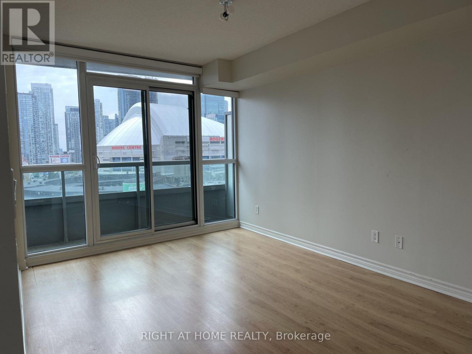 1208 - 25 Lower Simcoe Street Property Photo 10