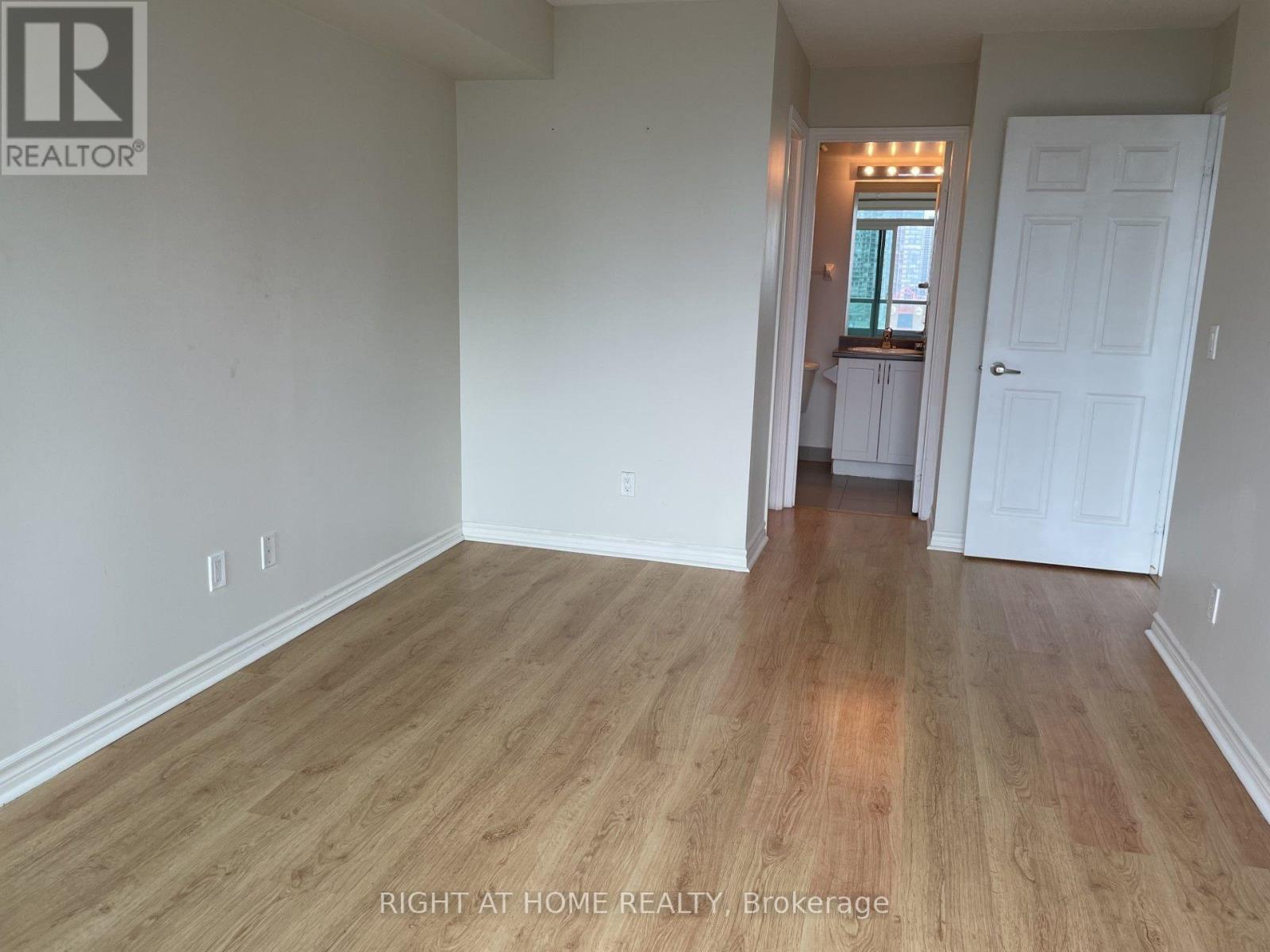 1208 - 25 Lower Simcoe Street Property Photo 11