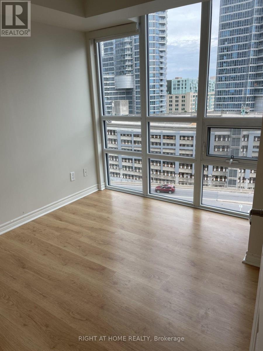1208 - 25 Lower Simcoe Street Property Photo 14