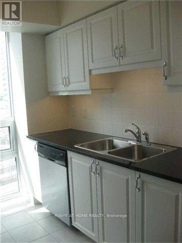 1208 - 25 Lower Simcoe Street Property Photo 18