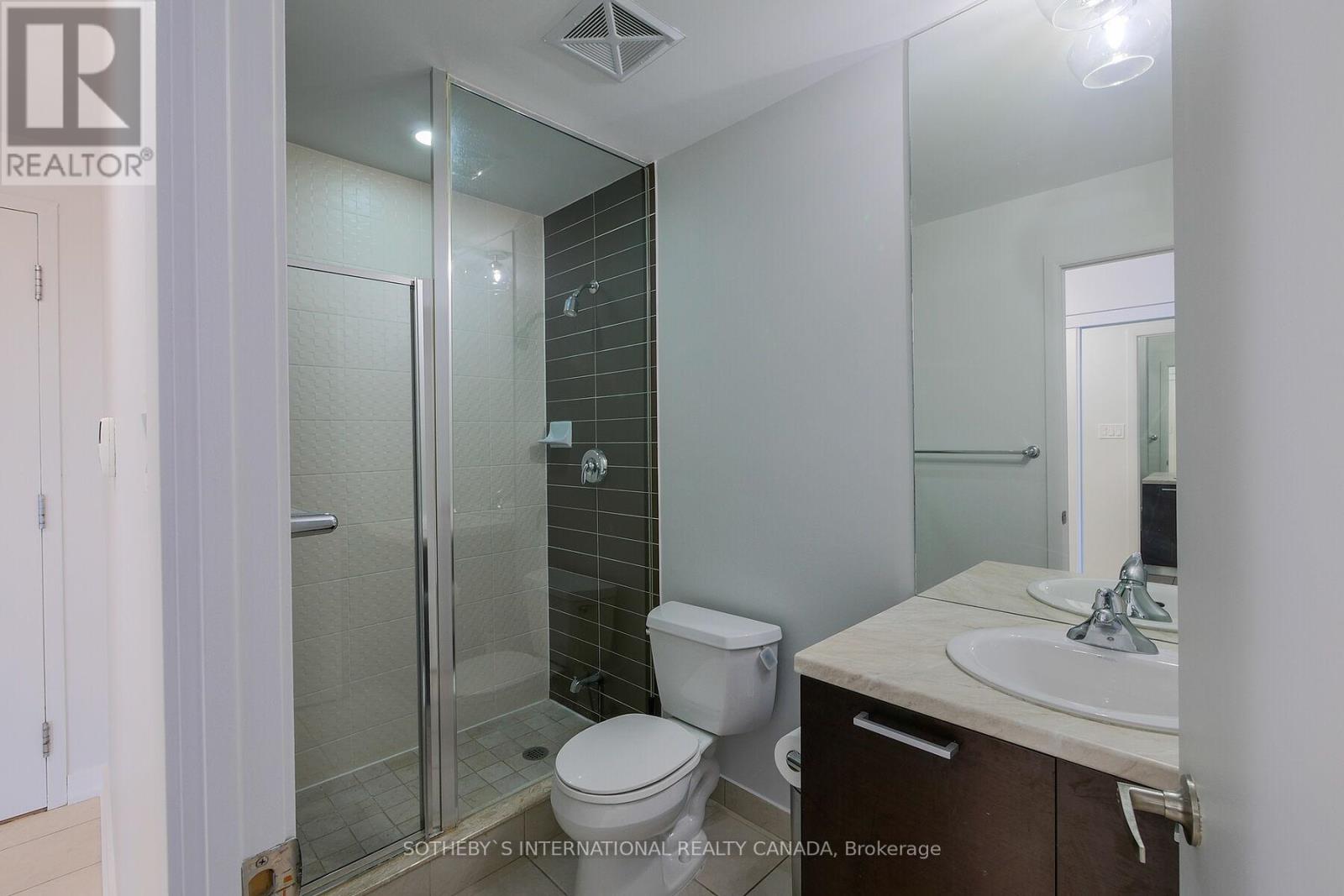 2107 - 37 Grosvenor Street Property Photo 3