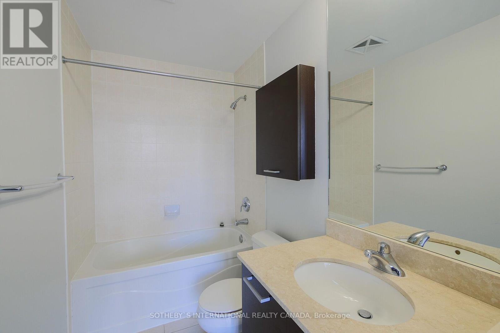 2107 - 37 Grosvenor Street Property Photo 16