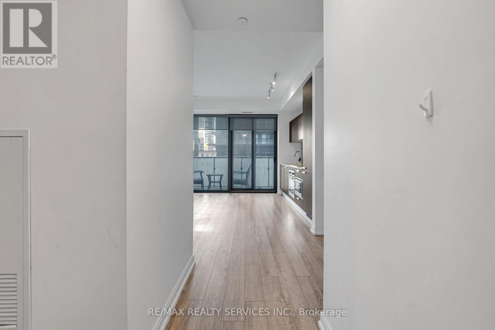 711 - 50 Charles Street E Property Photo 7