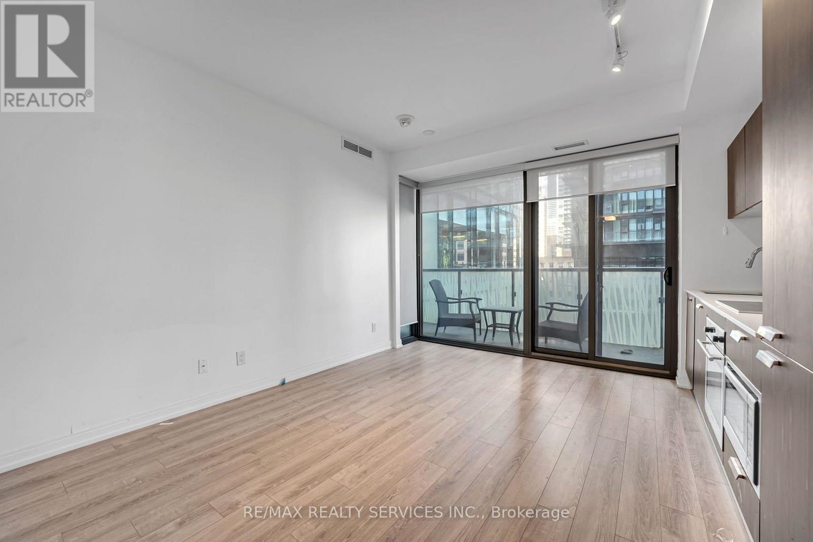 711 - 50 Charles Street E Property Photo 9
