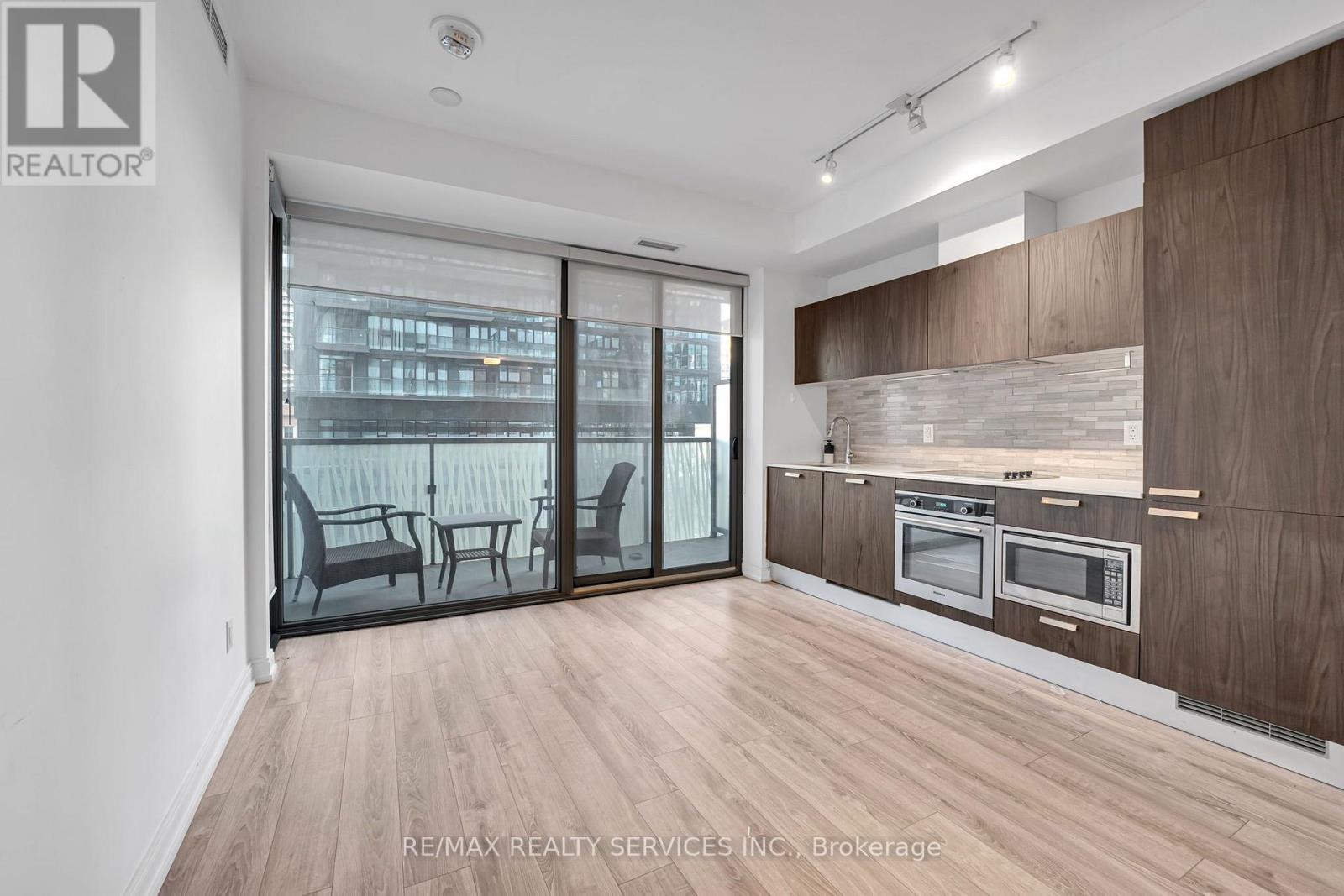 711 - 50 Charles Street E Property Photo 10