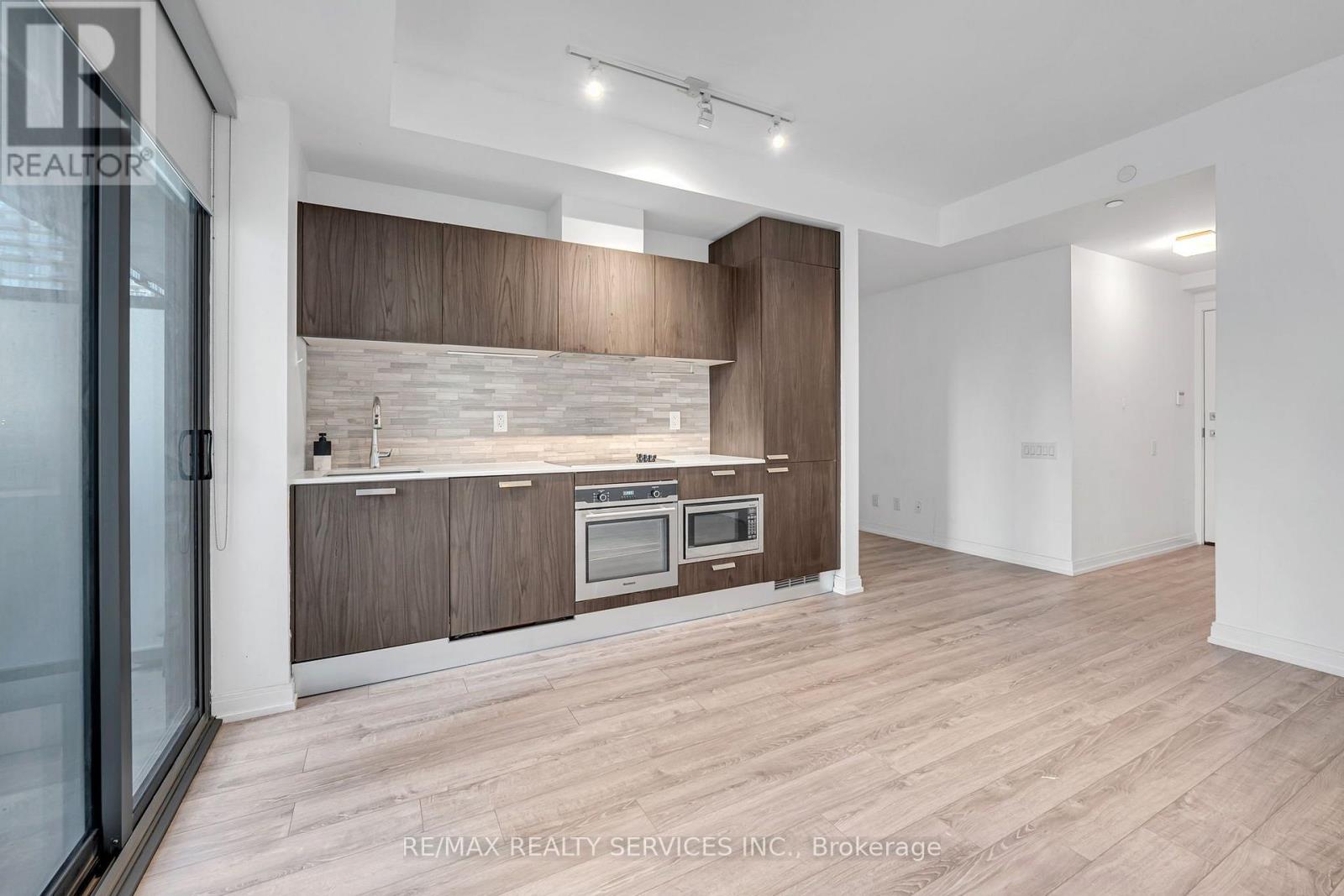 711 - 50 Charles Street E Property Photo 11