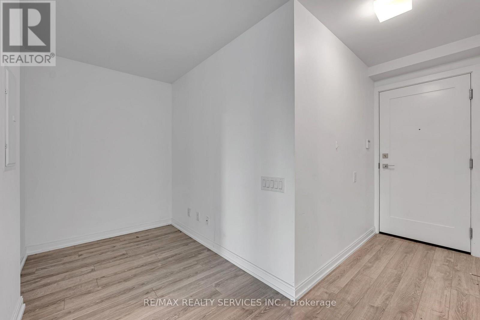 711 - 50 Charles Street E Property Photo 13