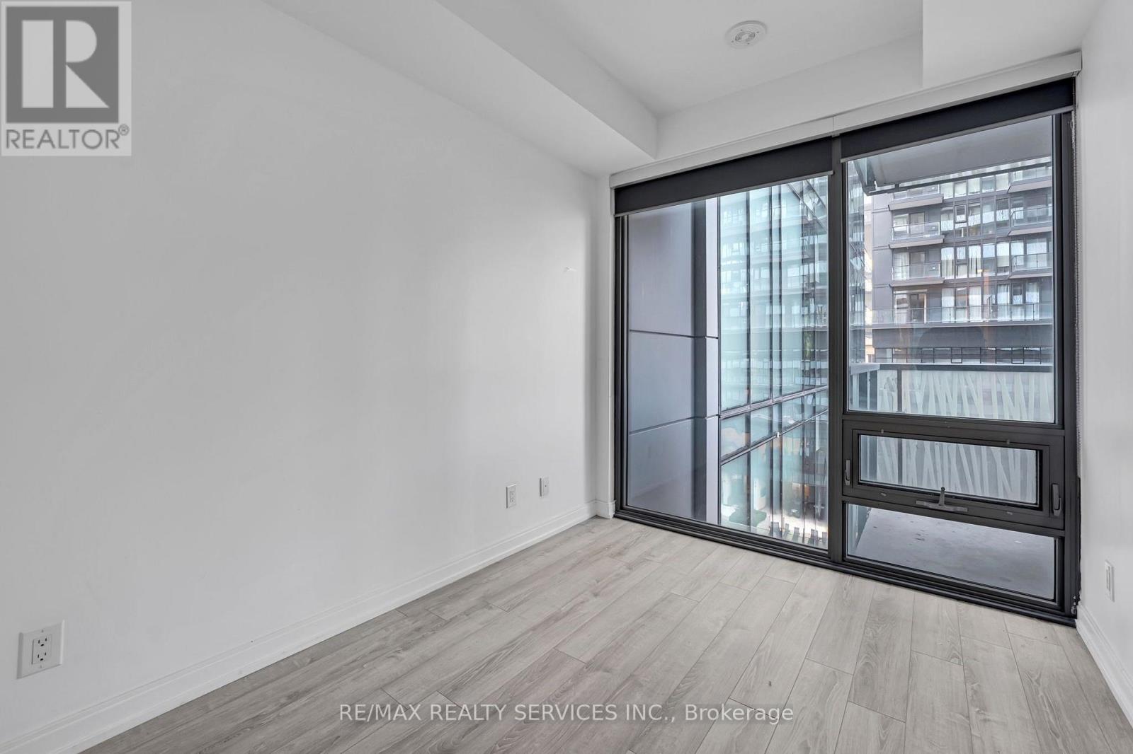 711 - 50 Charles Street E Property Photo 17