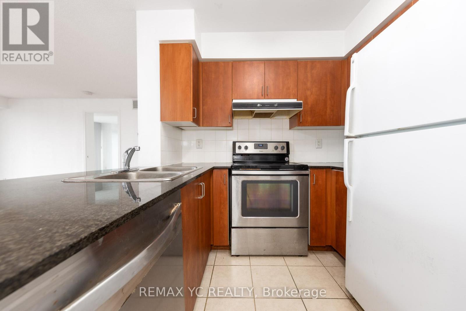 2410 - 5500 Yonge Street Property Photo 3
