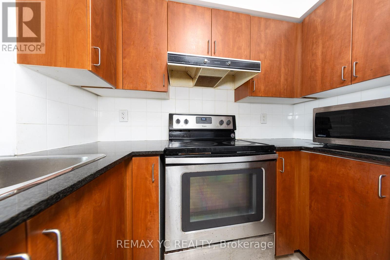 2410 - 5500 Yonge Street Property Photo 4