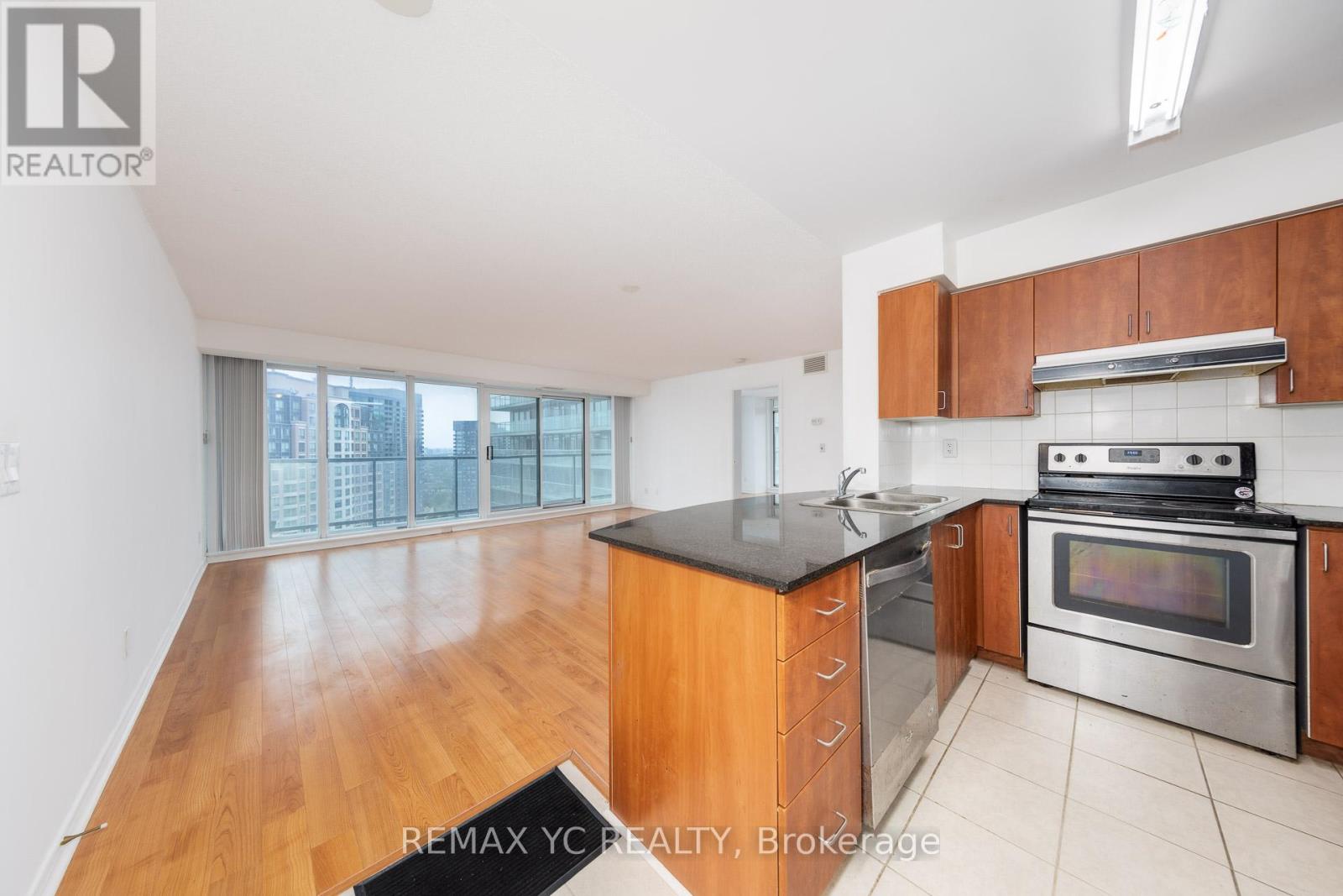 2410 - 5500 Yonge Street Property Photo 6