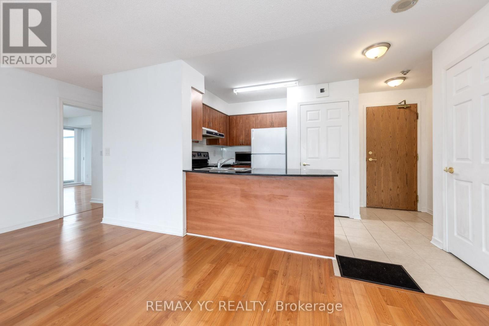 2410 - 5500 Yonge Street Property Photo 7