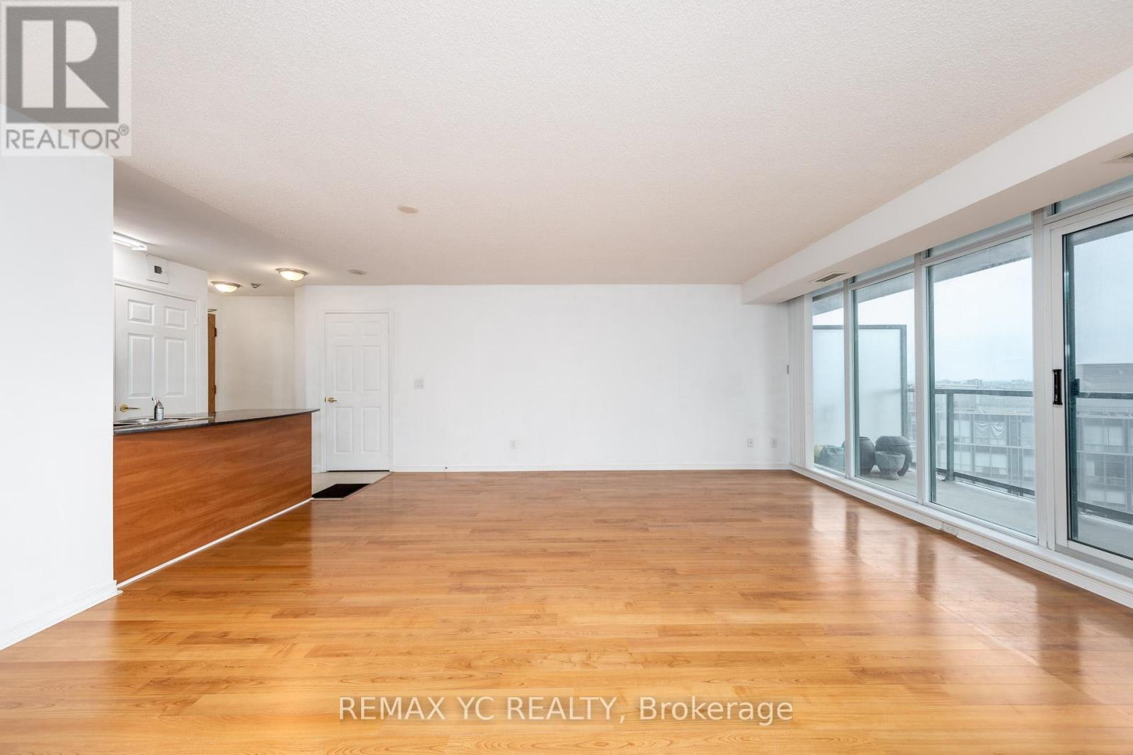 2410 - 5500 Yonge Street Property Photo 9