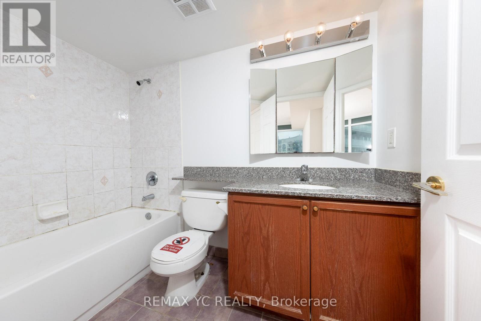 2410 - 5500 Yonge Street Property Photo 16