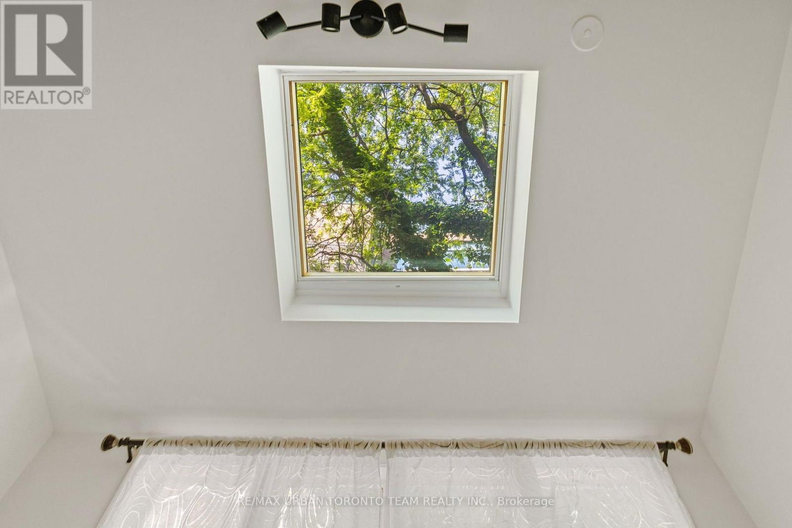 18 Draper Street Property Photo 14