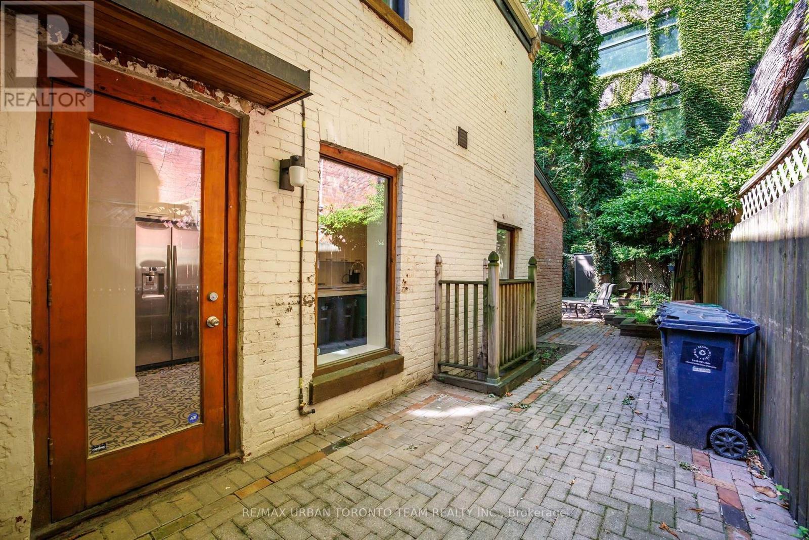 18 Draper Street Property Photo 31