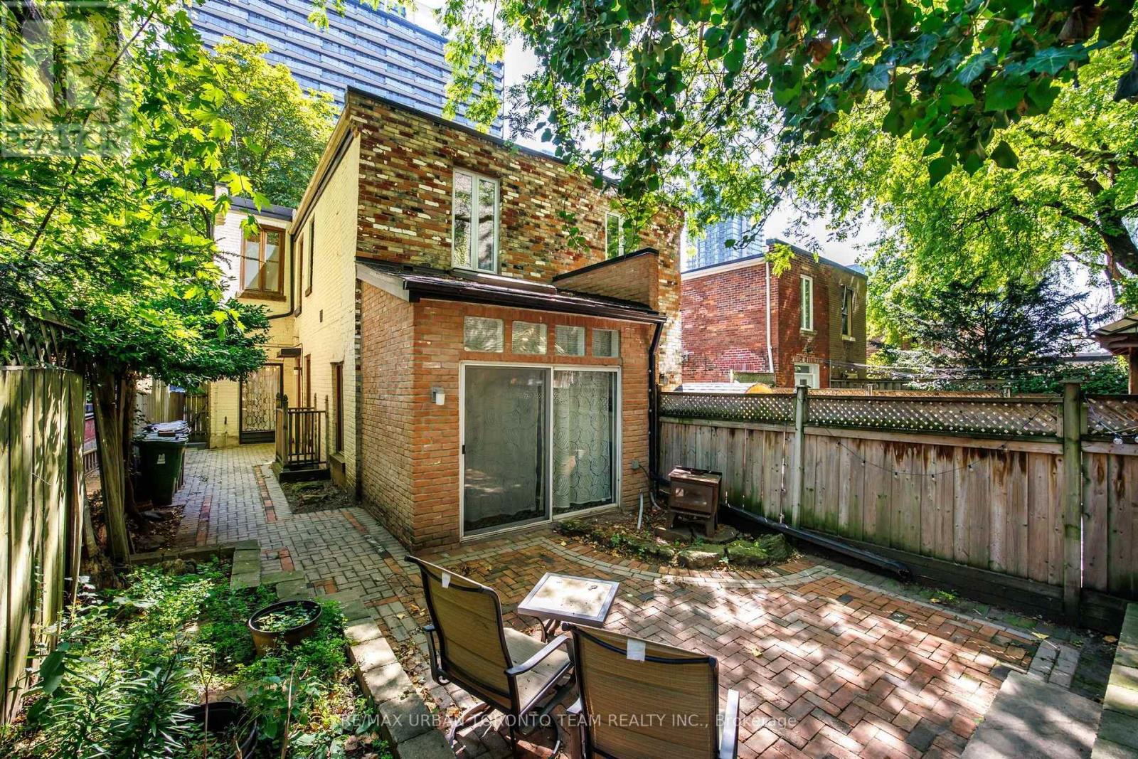 18 Draper Street Property Photo 36