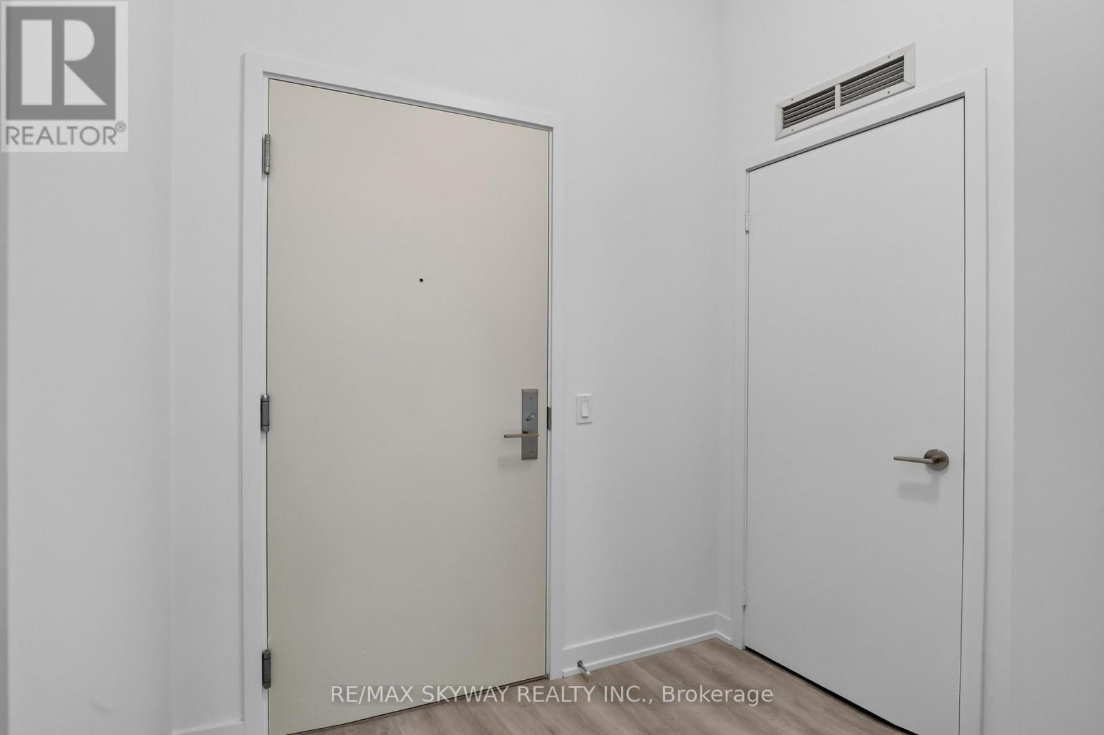 1109 - 15 Richardson Street Property Photo 12